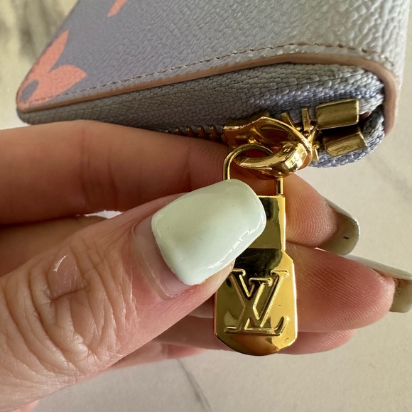 Louis Vuitton Monogram Giant Spring In The City Zippy Coin Purse Sunrise Pastel - Picture 4 of 7